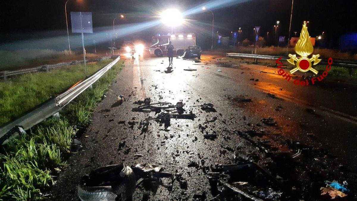 173.000 Unfälle in italien: warum nachtfahrer mit 130 km/h in die katastrophe rasen