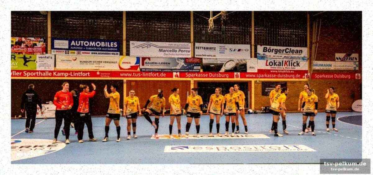 Ein verein, eine leere, ein vorstand im sturm
