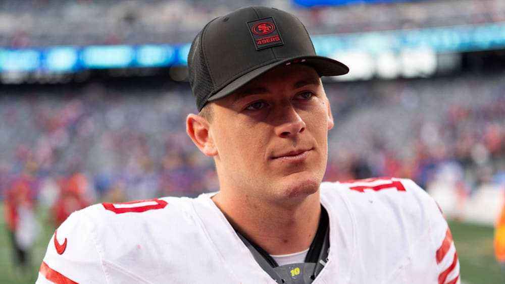 49Ers planen offenbar mit mac jones als backup – shanahan und lynch loben seine leistungen