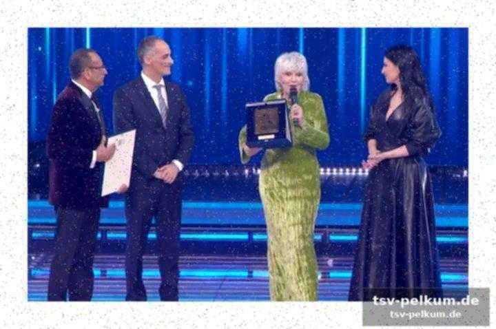 Laura pausini eröffnet den abend mit leidenschaft