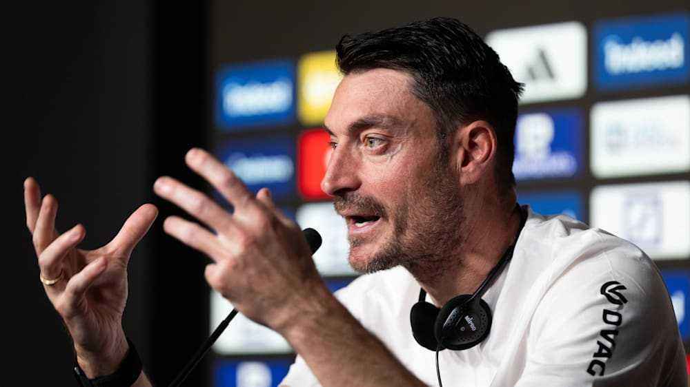 Albert riera zieht die zügel an: respekt und disziplin bei eintracht frankfurt