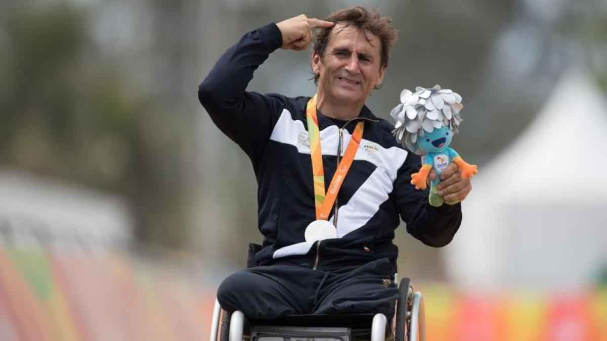 Alex zanardi: vermächtnis des champions in padova geehrt