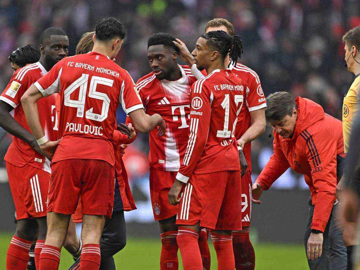 Alphonso davies erleidet muskelfaserriss – ausfall beim fc bayern droht