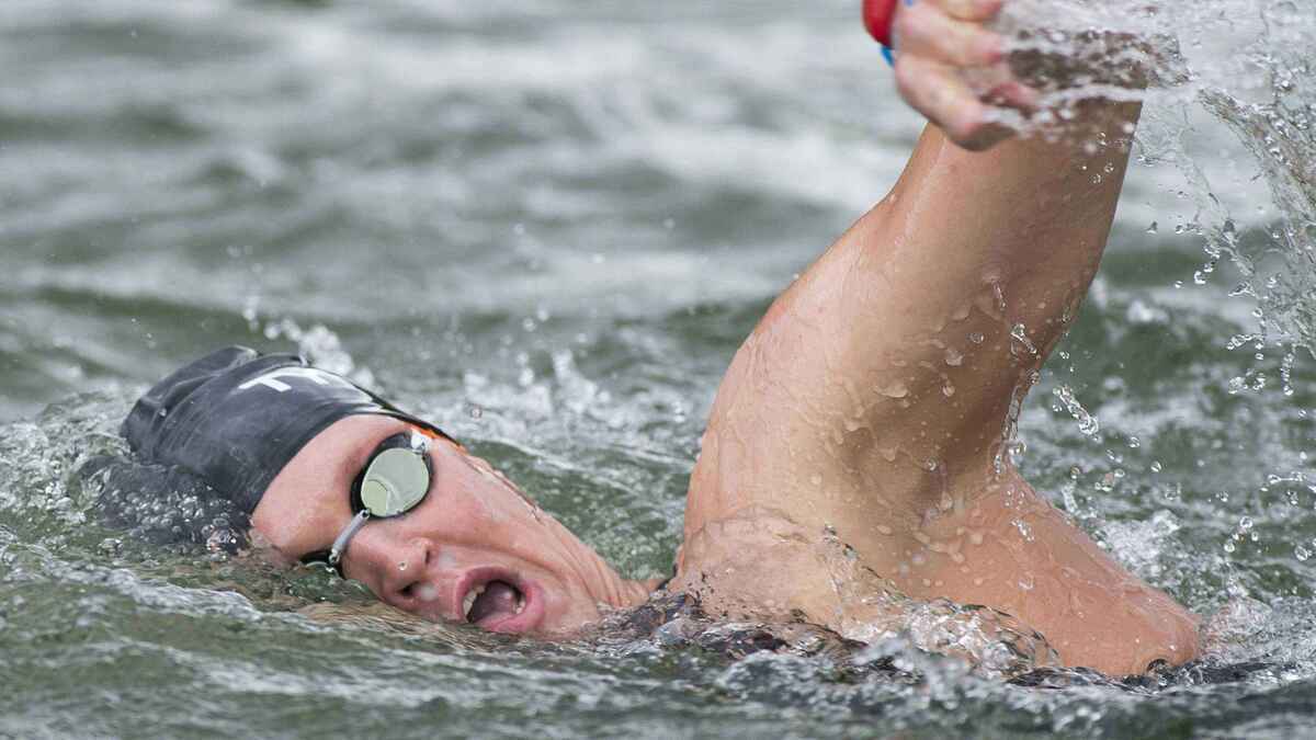 Andreas waschburger triumphiert: gold und silber bei der eisschwimm-em