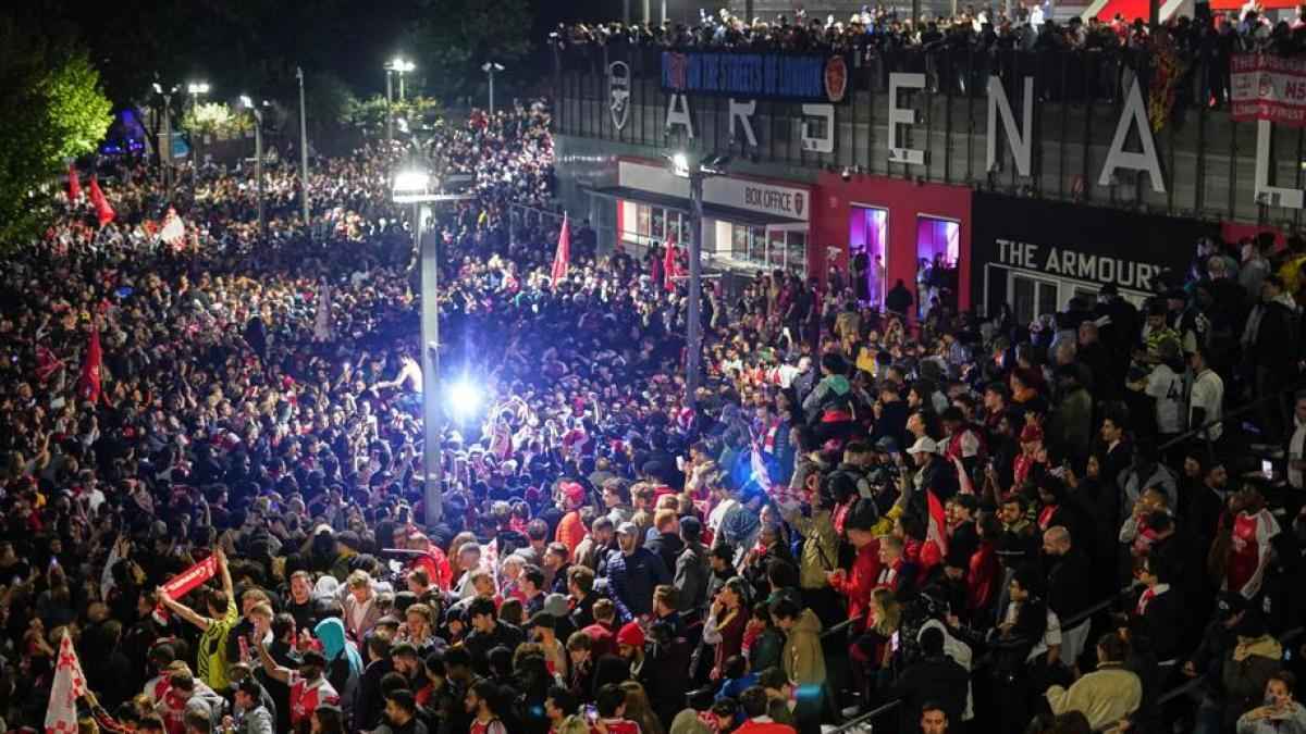 Arsenal krönt sich zum meister – nach 22 jahren der wartezeit!