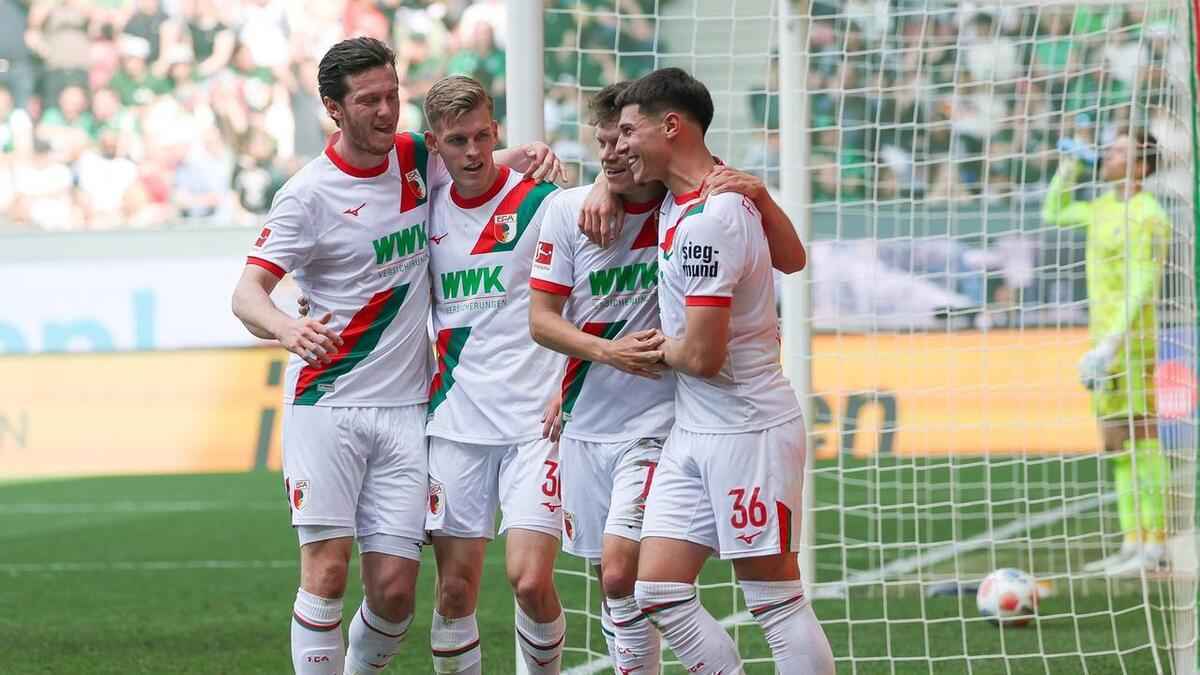 Augsburg schlägt gladbach: conference league-hoffnungen am leben!