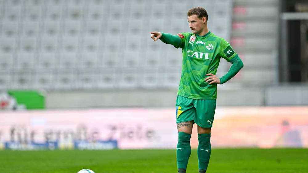 Baden frederiksen bleibt: wsg-tirols torjäger verlängert und will die qualigruppen-krönung