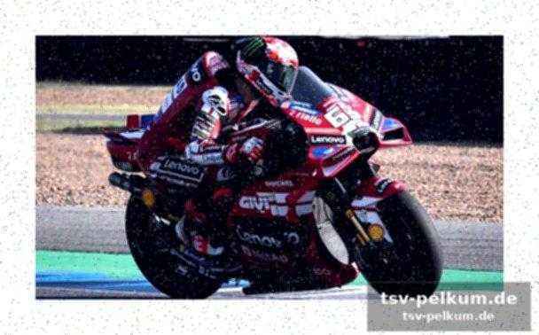 Bezzecchi als begleiter bei aprilia
