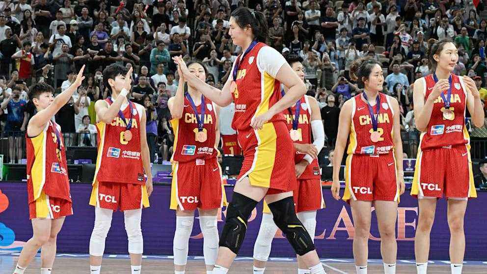 Basketball-Gigantin stürmt die WCBA: Zhang Ziyu – Die Größte der Welt?!
