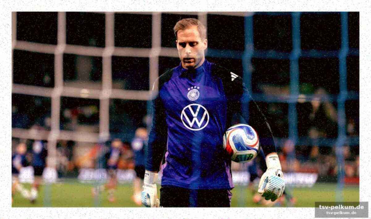 Ter stegen fällt, baumann steht auf
