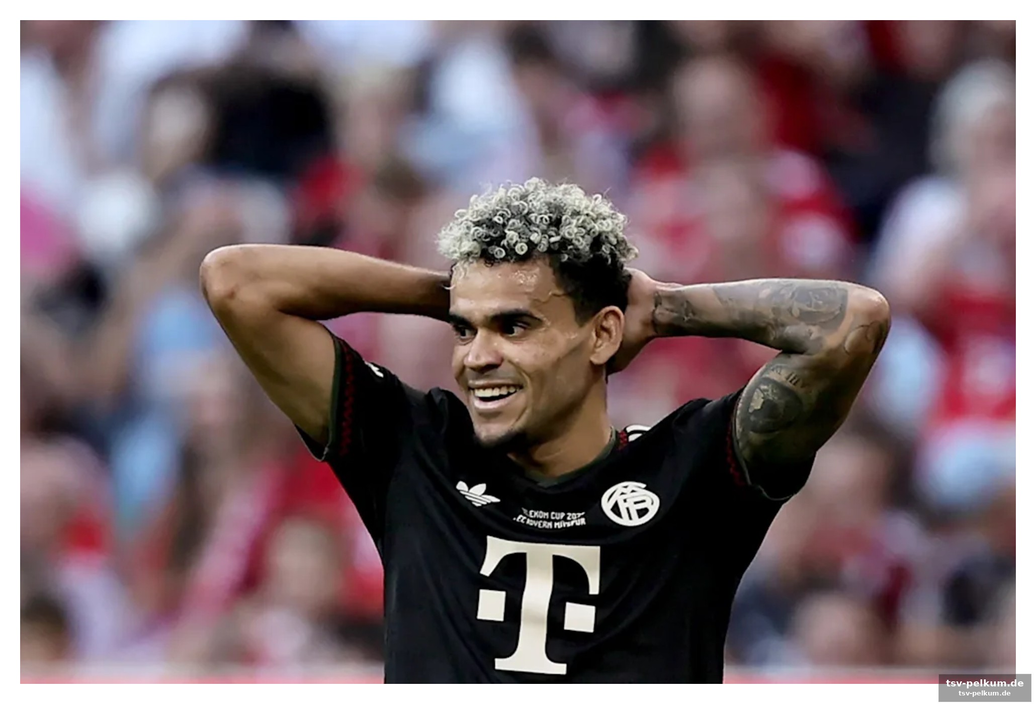 Barcelona im hintergrund und die konkurrenz im team