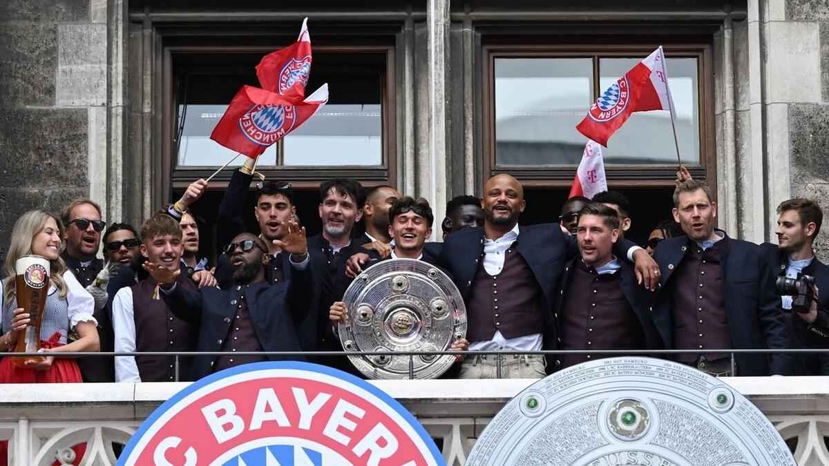 Bayern-jubel auf dem rathausbalkon: 35. meistertitel perfekt!