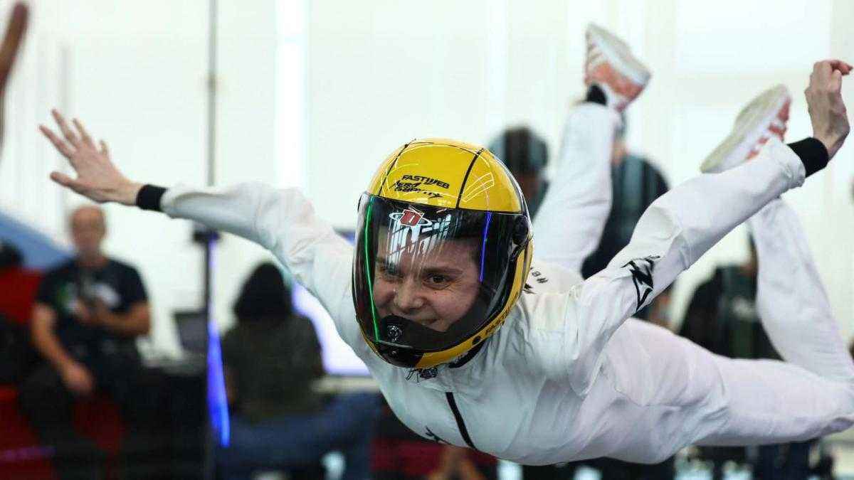 Beeinträchtigung überwinden: para-skydiving-heldin gewinnt wm-silber