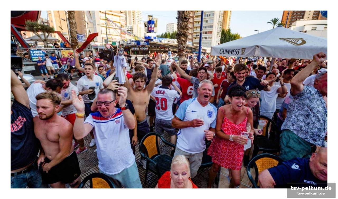 Tausende britische fans stürmen die costa blanca
