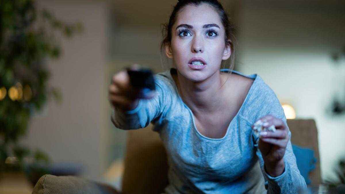 Binge-watching: ihr schlaf leidet – und das ist nur ein teil des problems