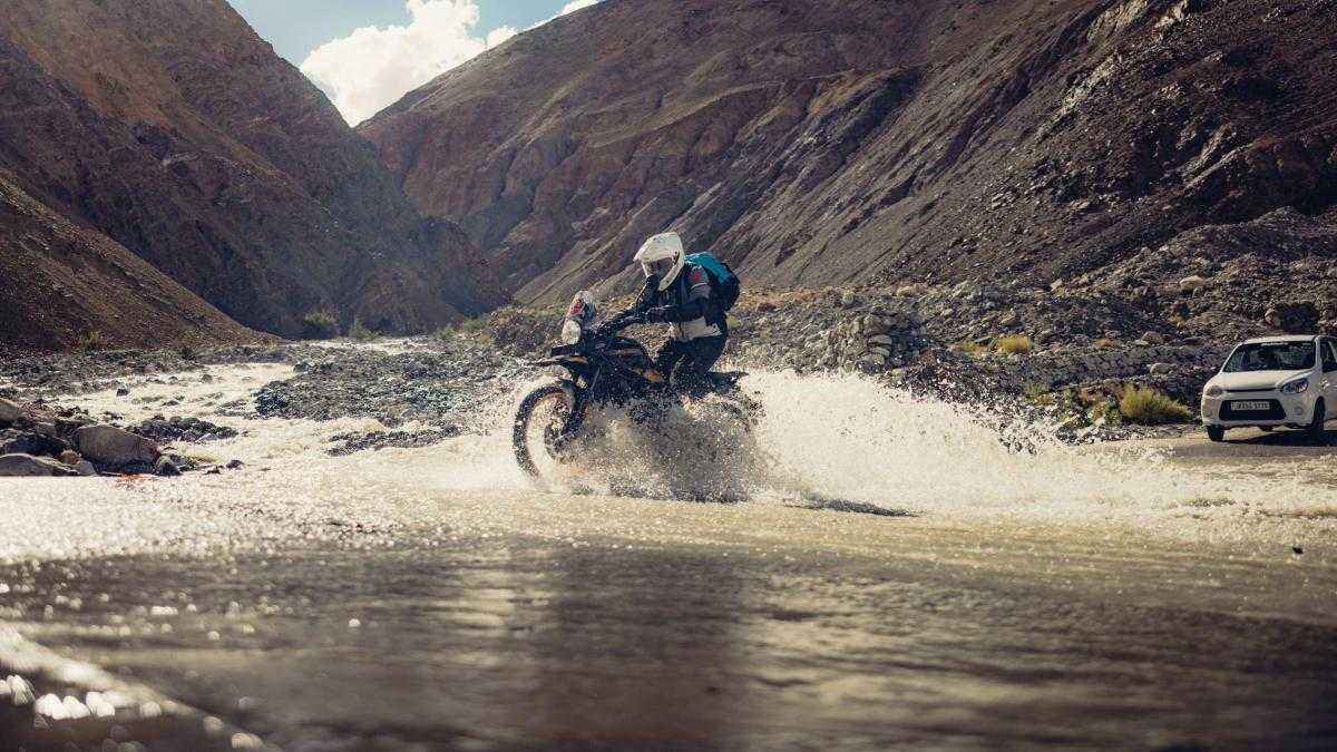 Bmw f 450 gs attackiert: jetzt mischt münchen im kleinen adventure-segment mit