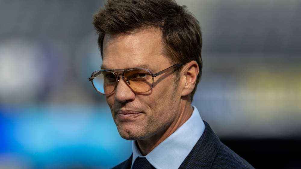 Brady vs. paul: zoff im podcast vor flag football showdown