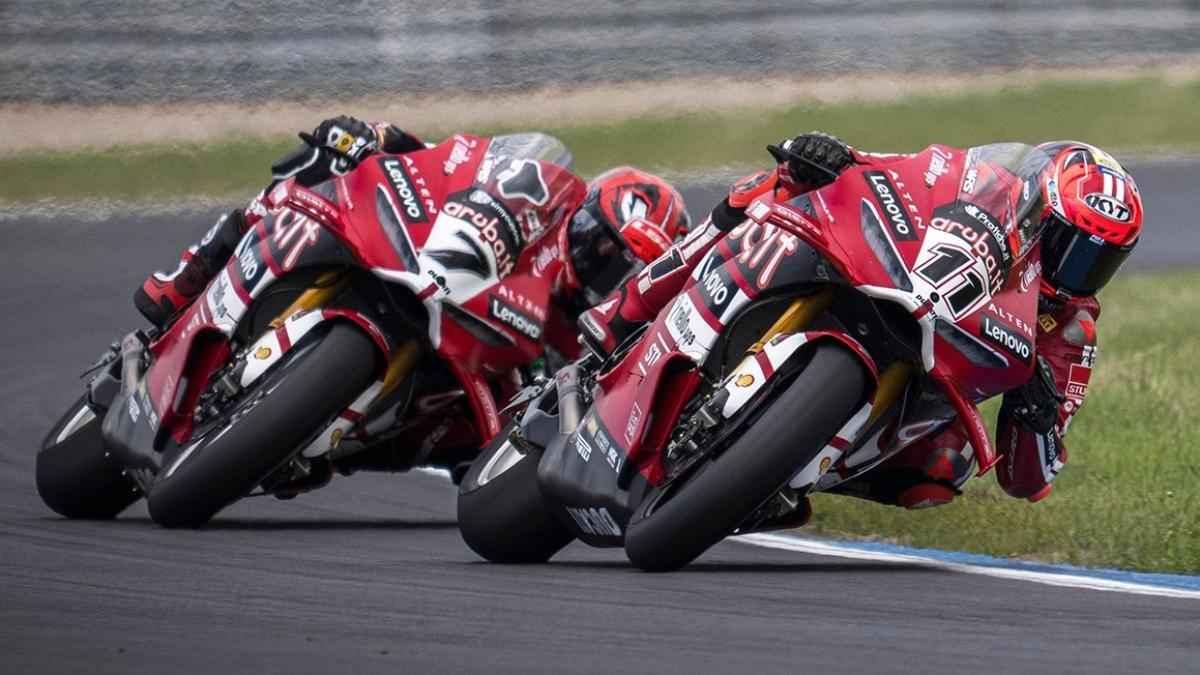 Bulega dominiert in most: ducati feiert historische triple-siege!
