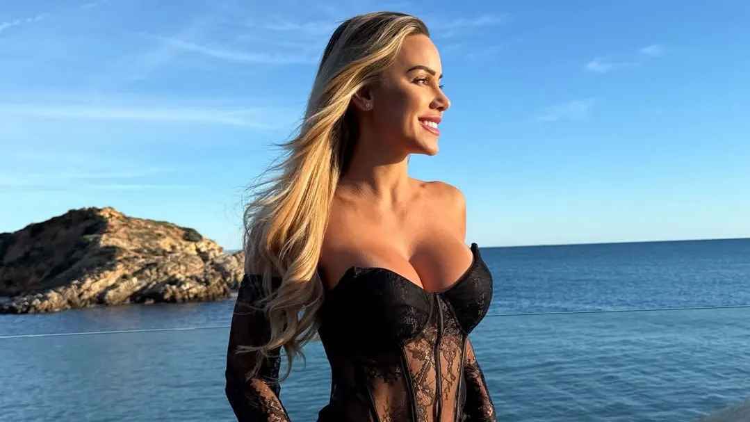 Bundesliga-star verliebt sich in fitness-queen: sein nacht-check um 00:45 uhr löst social-media-erdbeben aus