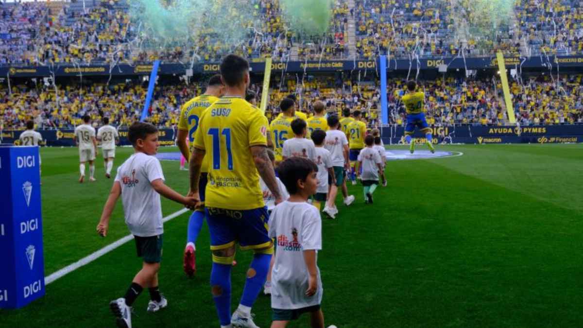 Cádiz cf: hohe strafe nach sicherheitsrisiko im stadion!