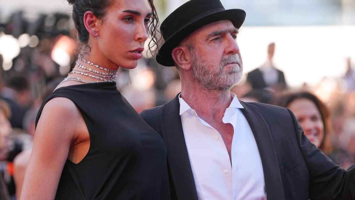 Cantona enthüllt: seine vertragsverlängerung bei united dank frau fergusons!