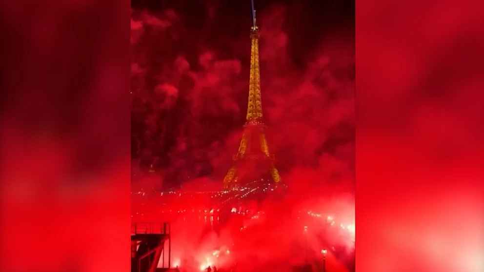 Chaos am Eiffelturm! 40 PSG-Fans nach Pyro-Wahnsinn in Gewahrsam!