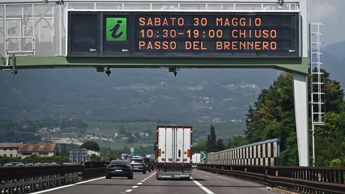 Chaos auf der a22: umweltprotest blockiert brenner – reisende aufgepasst!