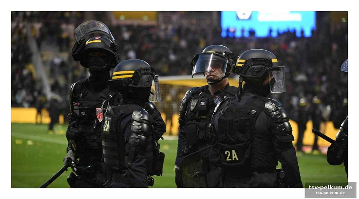 Einsatzkräfte im stadion – ein abbruch unausweichlich