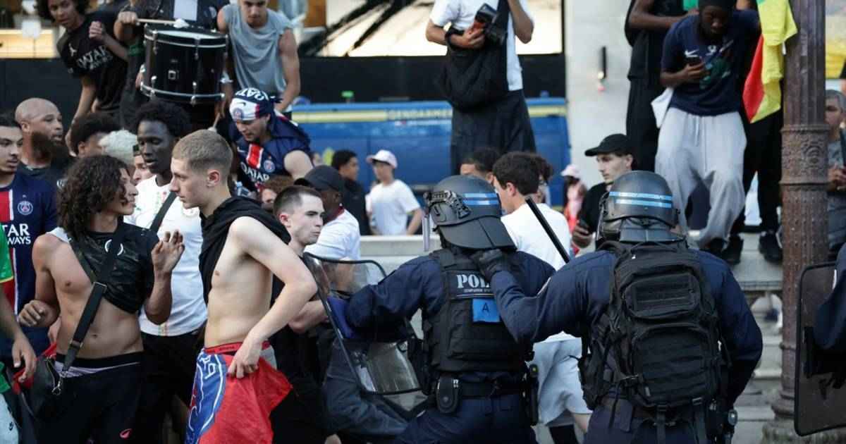 Chaos vor dem pokal: paris erlebt nächtliche straßenschlacht trotz polizei-armada