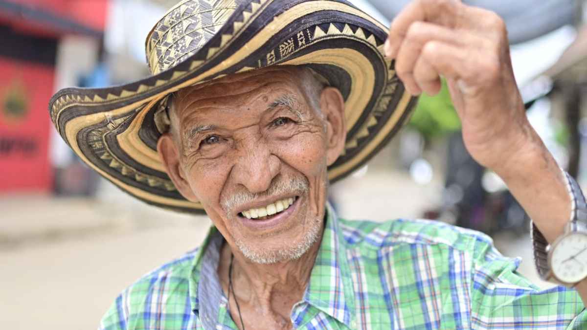 Colombia mayor: über drei millionen senioren erhalten finanzielle unterstützung