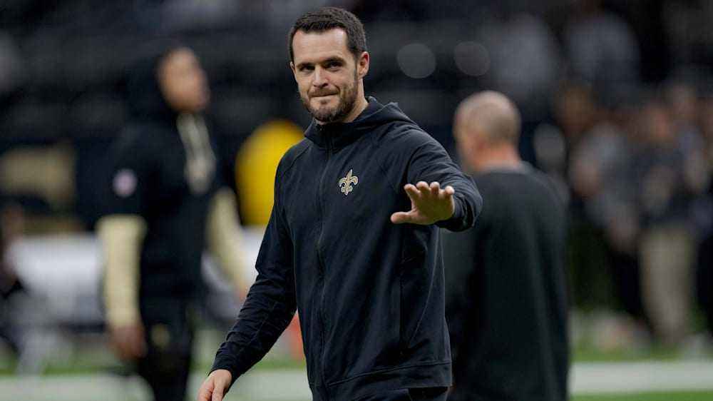 Comeback-gerüchte um nfl-quarterback derek carr nehmen fahrt auf