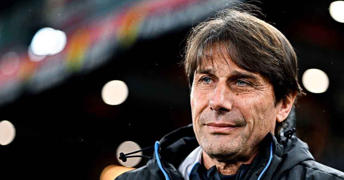Conte überrascht: neapolitaner-coach trifft häftlinge in poggioreale!