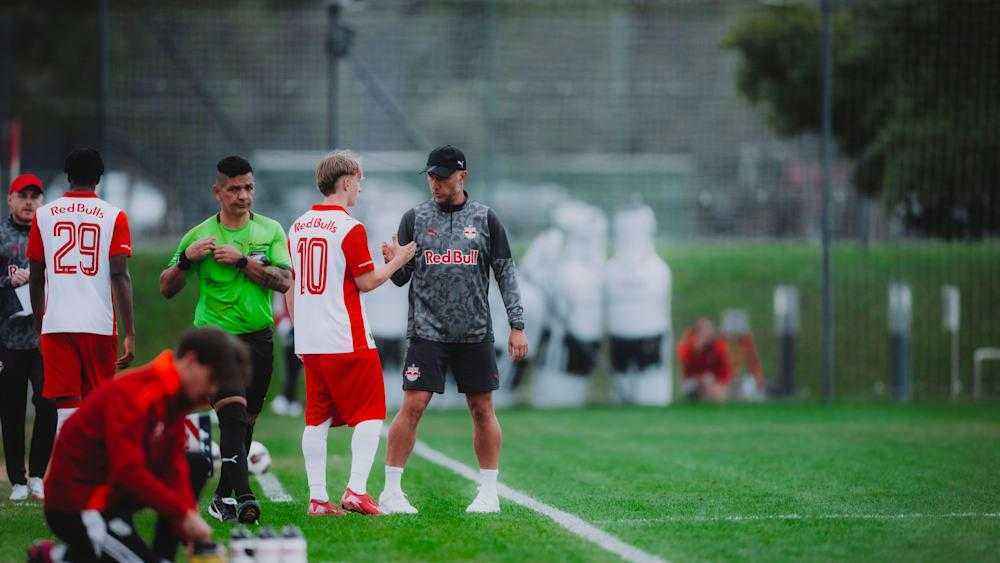 Danny galm übernimmt das ruder beim fc liefering – ein junger trainer mit großer erfahrung