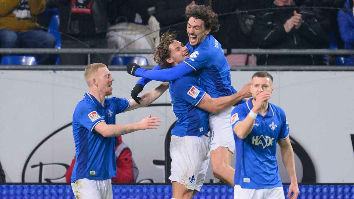 Darmstadt 98 stürmt an die spitze: kantersieg gegen kaiserslautern