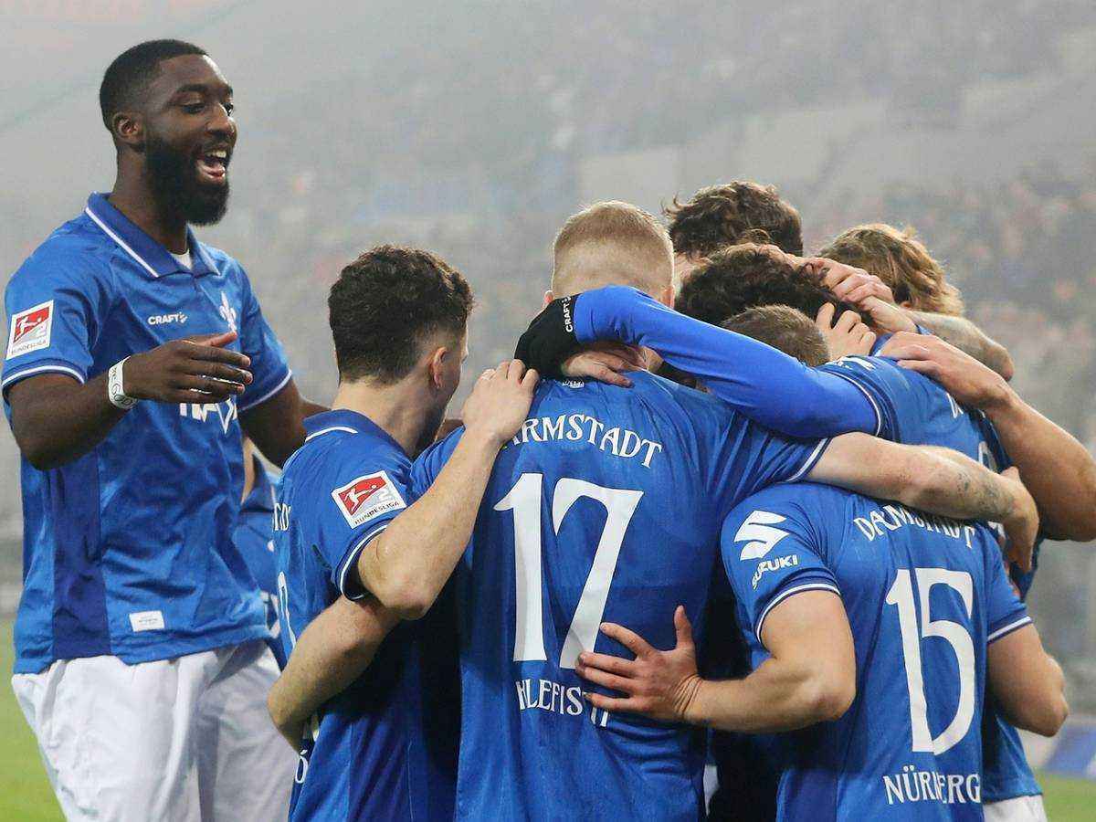 Darmstadt 98 stürmt nach schalker patzer an die tabellenspitze