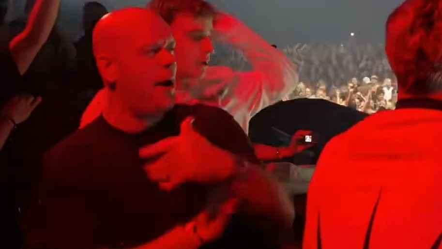 darts-schock! van gerwen schmeißt pfeile gegen turntables – das ist sein neuer plan!