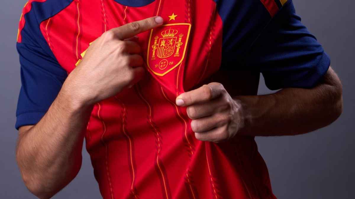 De la fuente krempelt spanien neu: debüts und überraschungen im ersten test!
