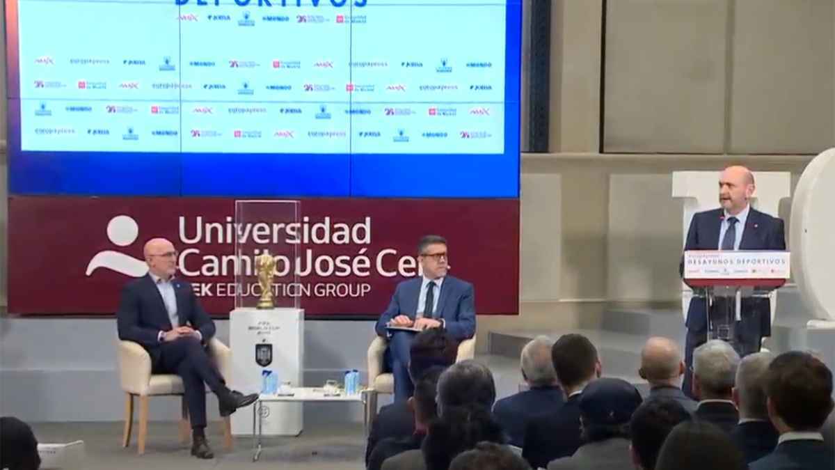 De la fuente präsentiert wm-kader: persönlichkeit vor prestige