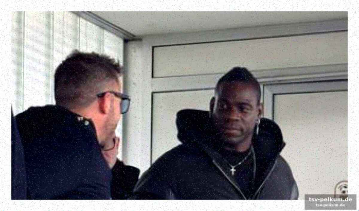 Balotelli bringt bruder enock ein