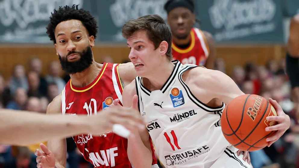 Derby-ausraster: coach rastet völlig aus – und sein team bricht zusammen!