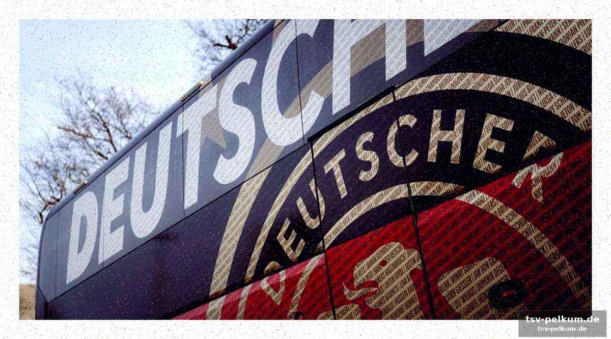 Ottmar hitzfeld sitzt auf der gegentribüne – und er weiß, wie sich das anfühlt