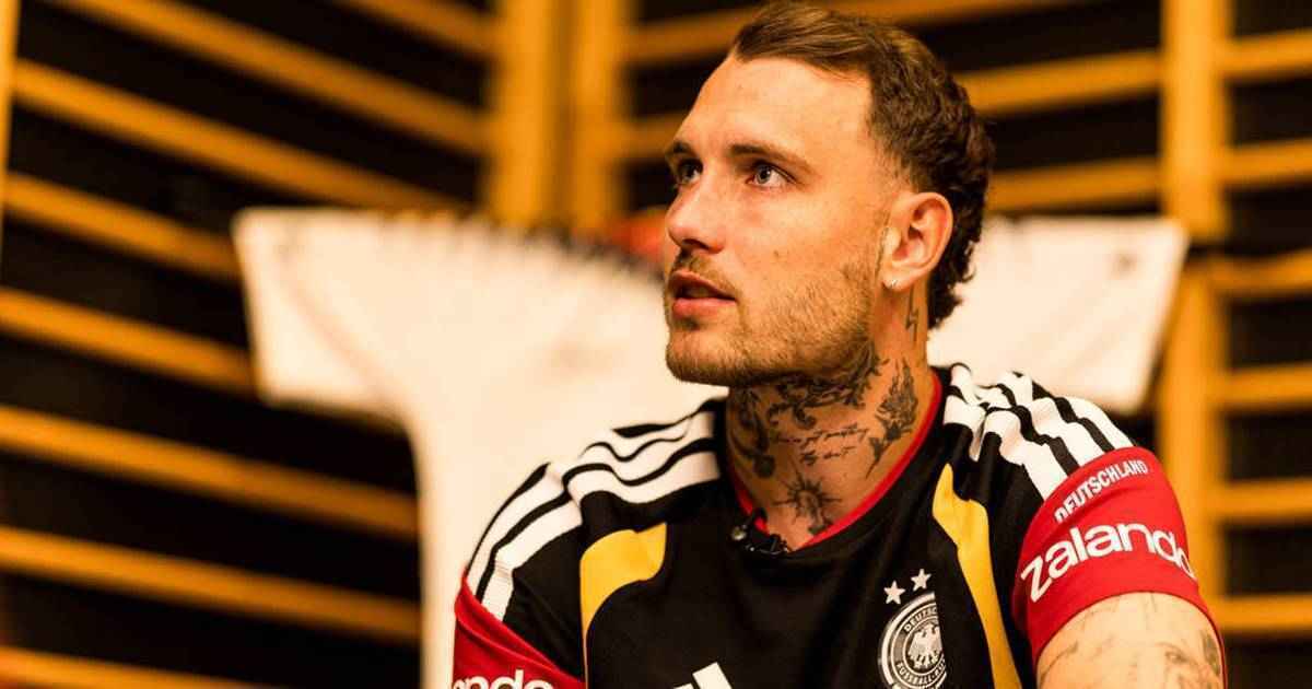 Dfb-elf: sané und raum zeigen, wie fankontakt geht – und geben kollegen eine ansage!