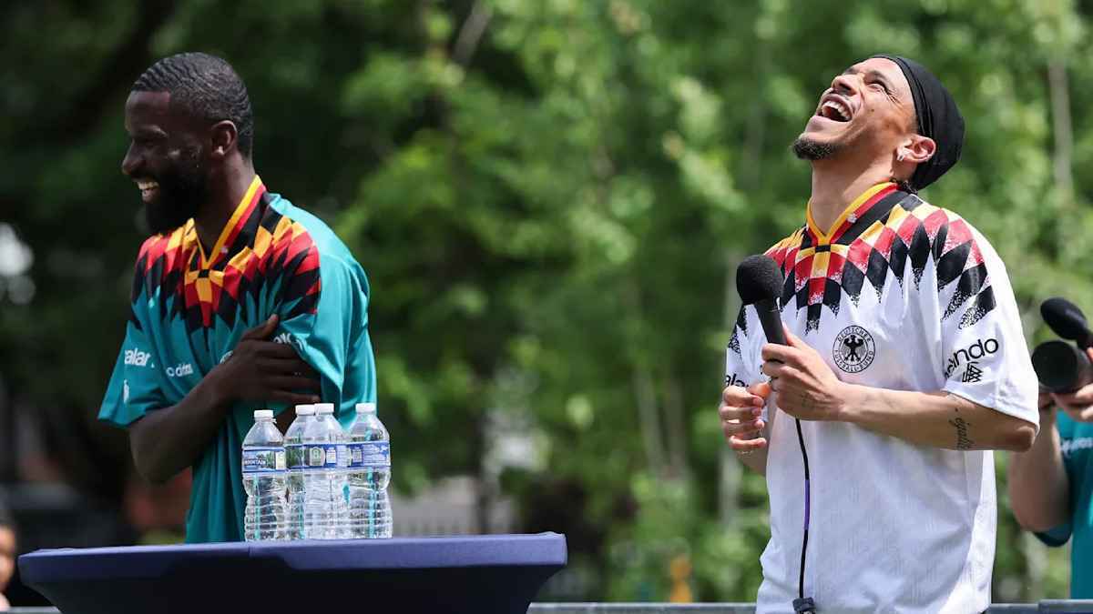 Dfb-stars überraschen schüler in chicago – was sie wirklich bewegt!