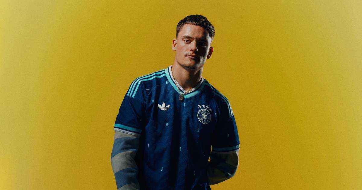 Dfb-team springt in basel in tiefblaues wm-trikot – und florian wirtz jubelt