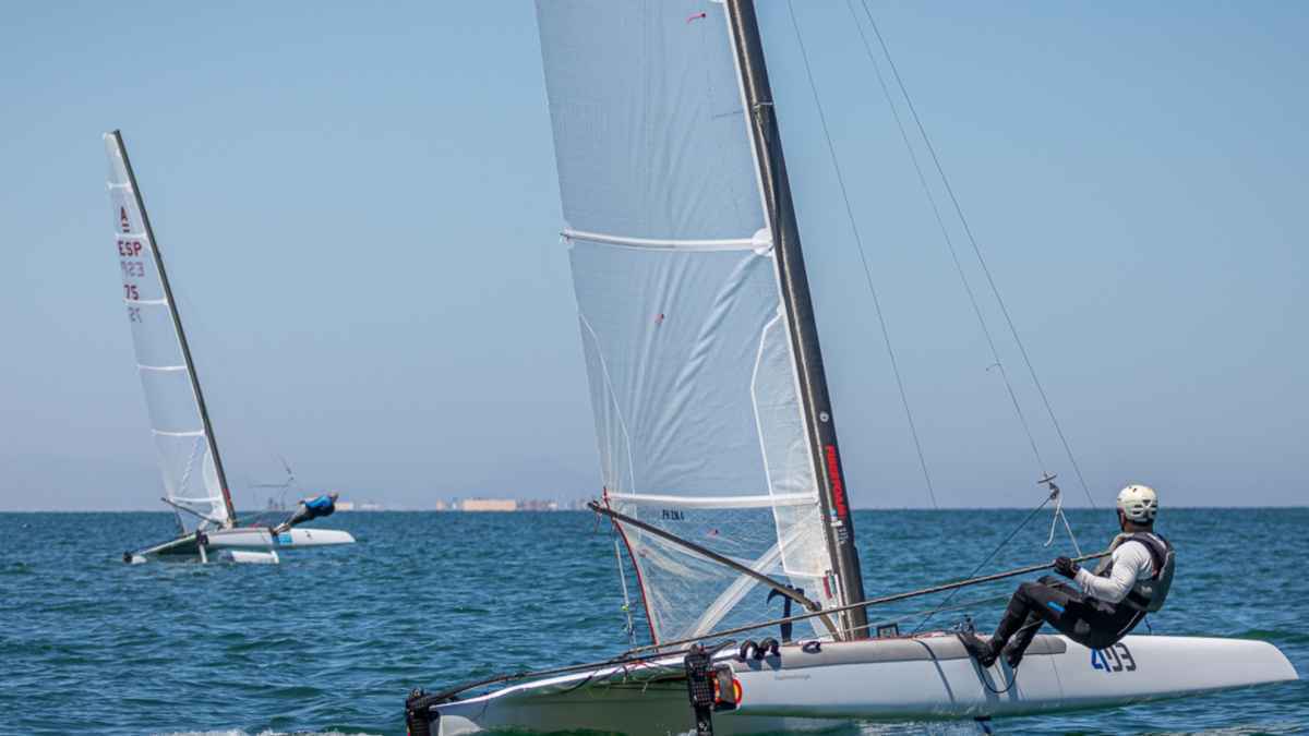 Die königsklasse a ballt sich am mar menor, 779 boote jagen doreste und surowiec