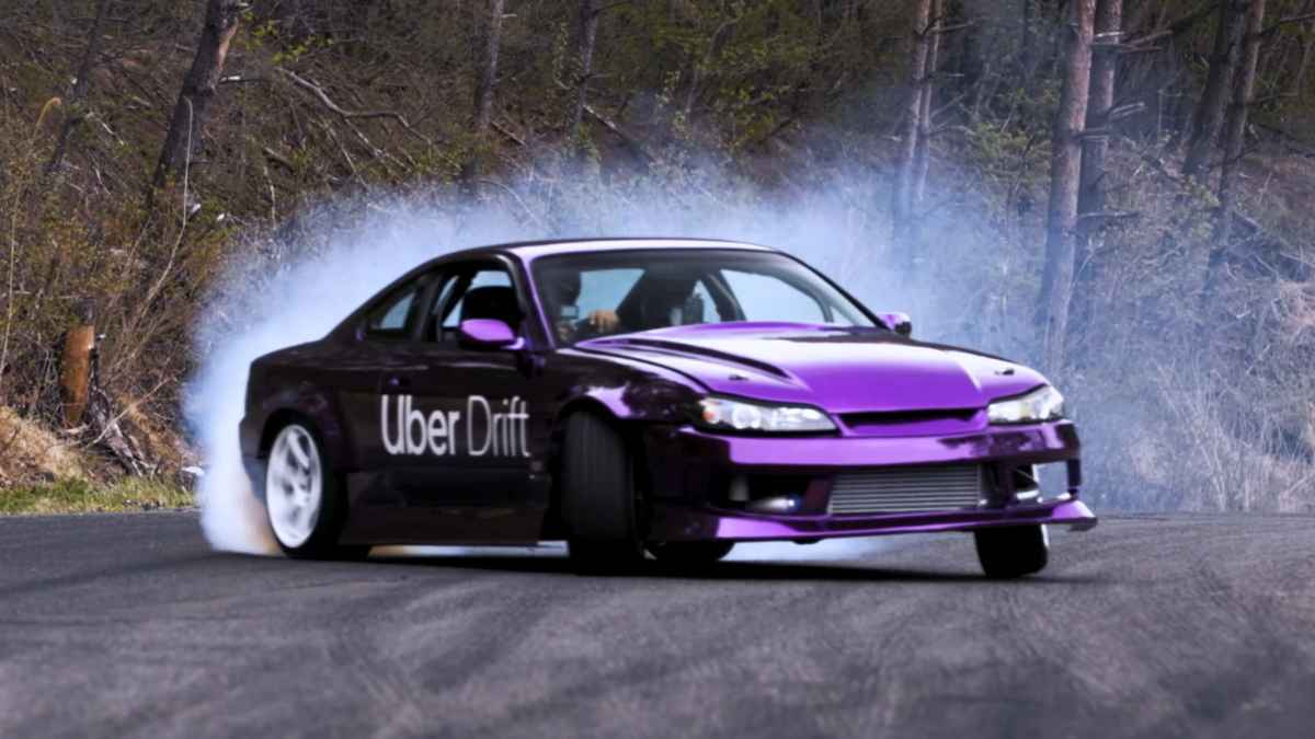 Drift-fieber in japan: uber bietet rasante action