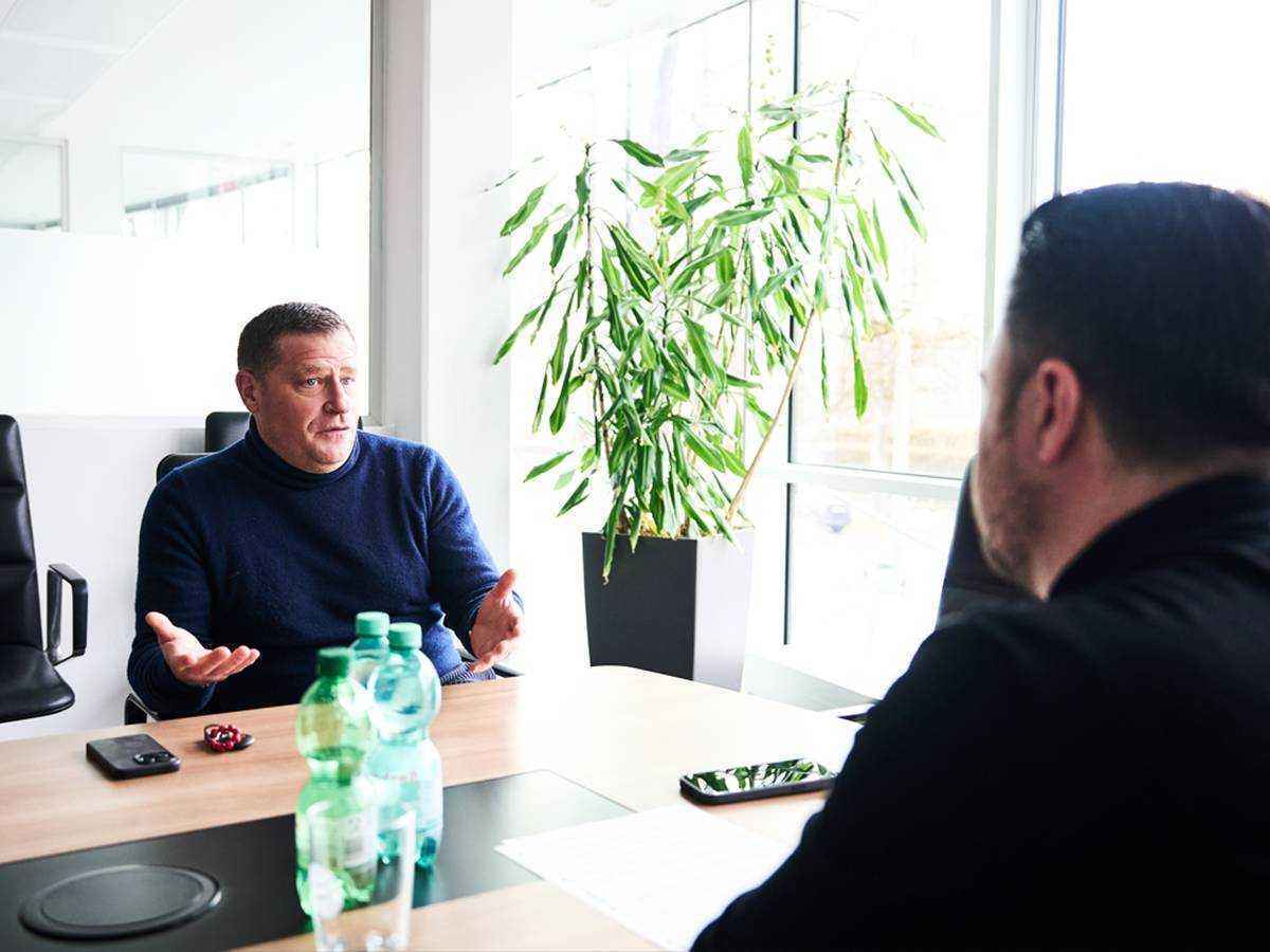 Eberl spricht klartext: vertragsverlängerungen, transfers und die zukunft des fc bayern
