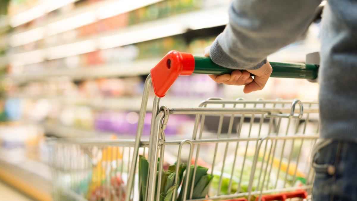 Einkaufen am 1. mai: welche supermärkte öffnen ihre türen?
