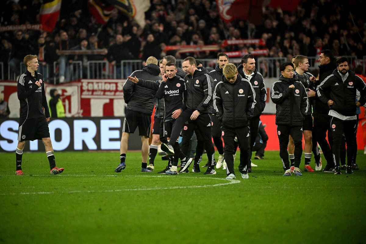 Eintracht frankfurt kämpft, aber bayern münchen behält die oberhand
