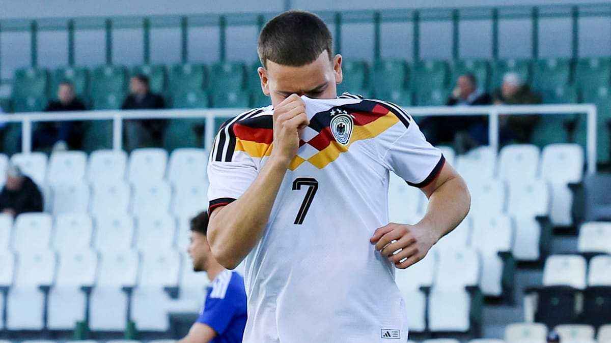 El mala trauert und trifft: deutschlands u21 erobert spitze zurück